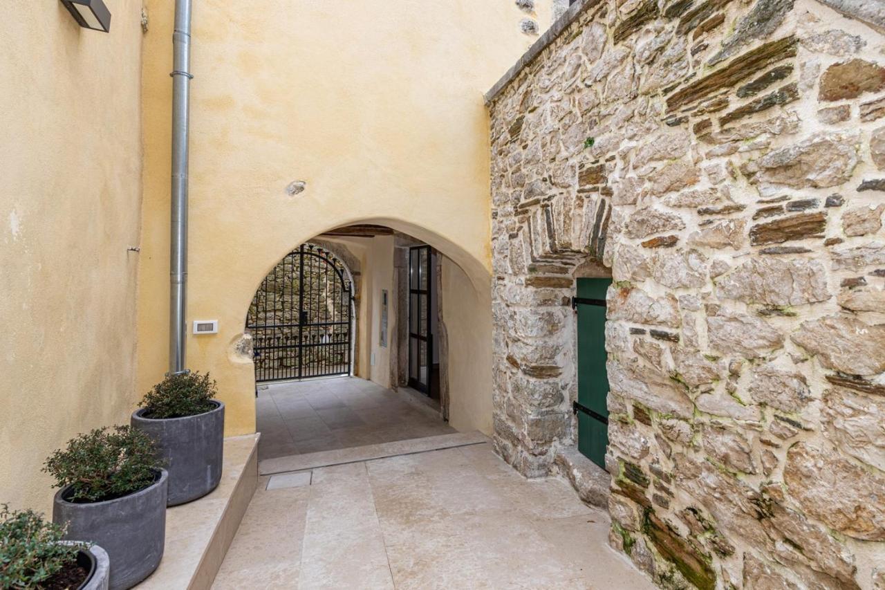 Casa Amelia In Pićan Eksteriør bilde