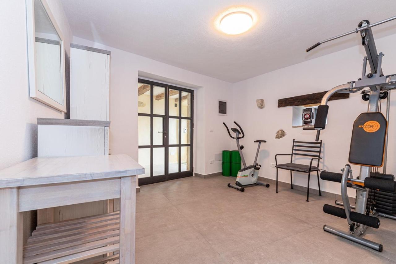 Casa Amelia In Pićan Eksteriør bilde