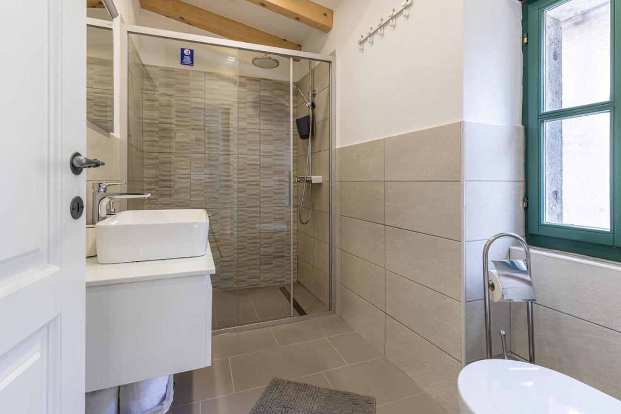 Casa Amelia In Pićan Eksteriør bilde