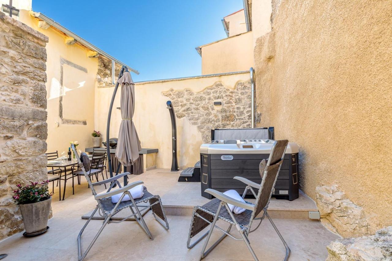 Casa Amelia In Pićan Eksteriør bilde
